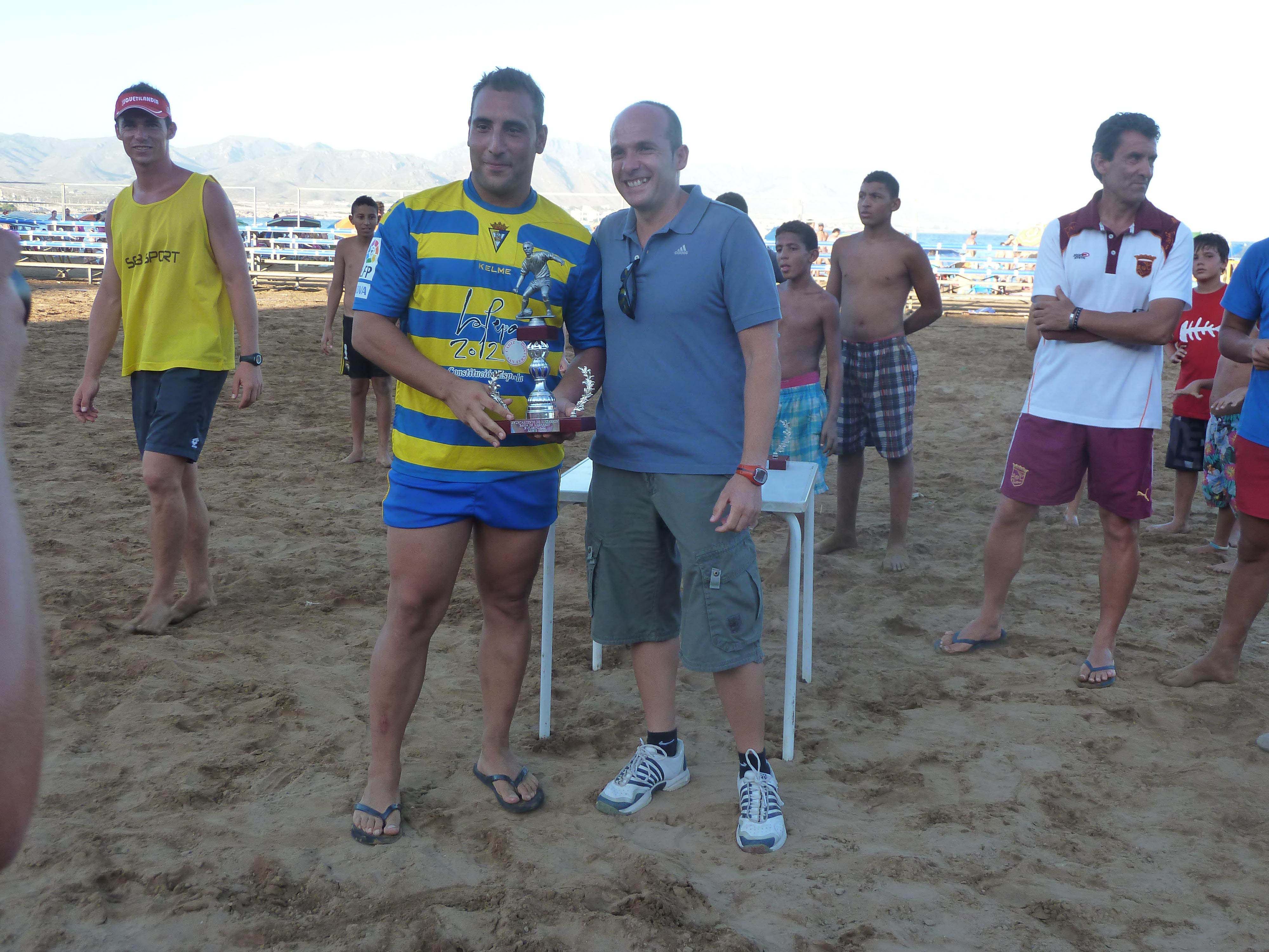 IRISH TAVERN DE ALMERÍA GANA EL I TORNEO DE FÚTBOL PLAYA