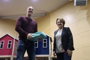 06_02_2023_Entrega de Minibibliotecas (7)