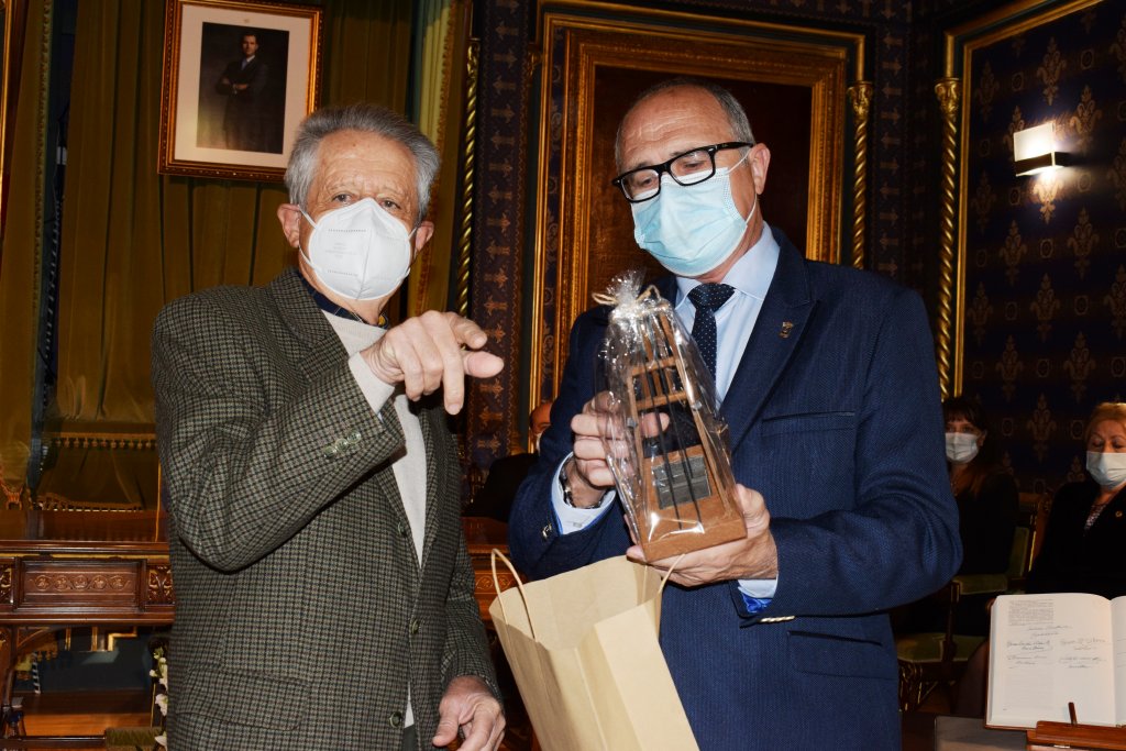 DETALLES DE ANTONIO PAREDES (11)