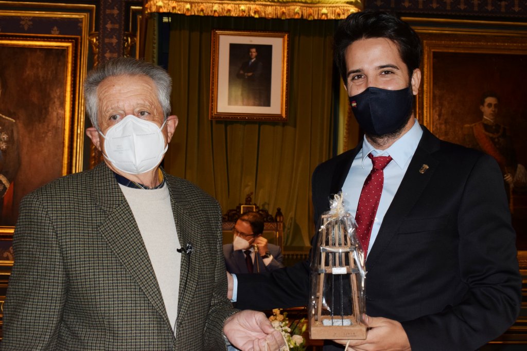 DETALLES DE ANTONIO PAREDES (18)