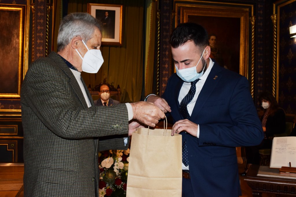 DETALLES DE ANTONIO PAREDES (4)