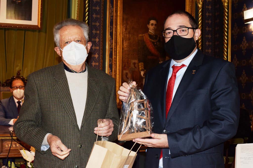 DETALLES DE ANTONIO PAREDES (6)