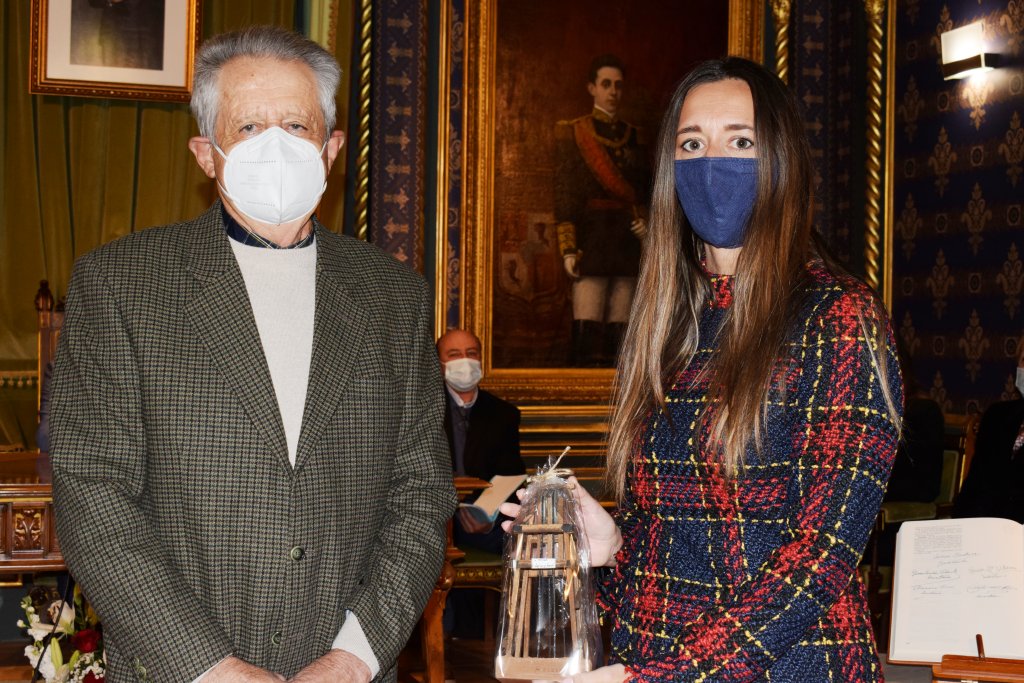 DETALLES DE ANTONIO PAREDES (8)