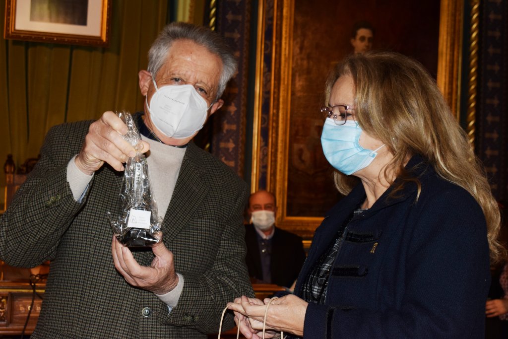 DETALLES DE ANTONIO PAREDES (9)