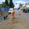 EQUIPOS DE LIMPIEZA TRABAJAN EN  LAS CARRETERAS AFECTADAS POR LAS LLUVIAS