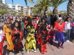 DESFILE DE CARNAVAL EN PUERTO (2)