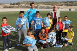 FUNDACION REAL MADRID ENTREGA EQUIPACIONES (1)